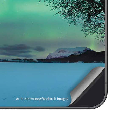 StockTrek Aurora Borealis over a lake in Norway Galaxy S25 Skin